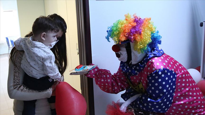 Gençlik ve Spor Bakanı Mehmet Muharrem Kasapoğlu’nun gönderdiği oyuncaklar, çocuklara dağıtıldı