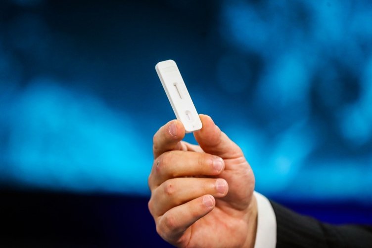 Bakan bey’in elindeki test kiti, Çin malı değil; Yerli…