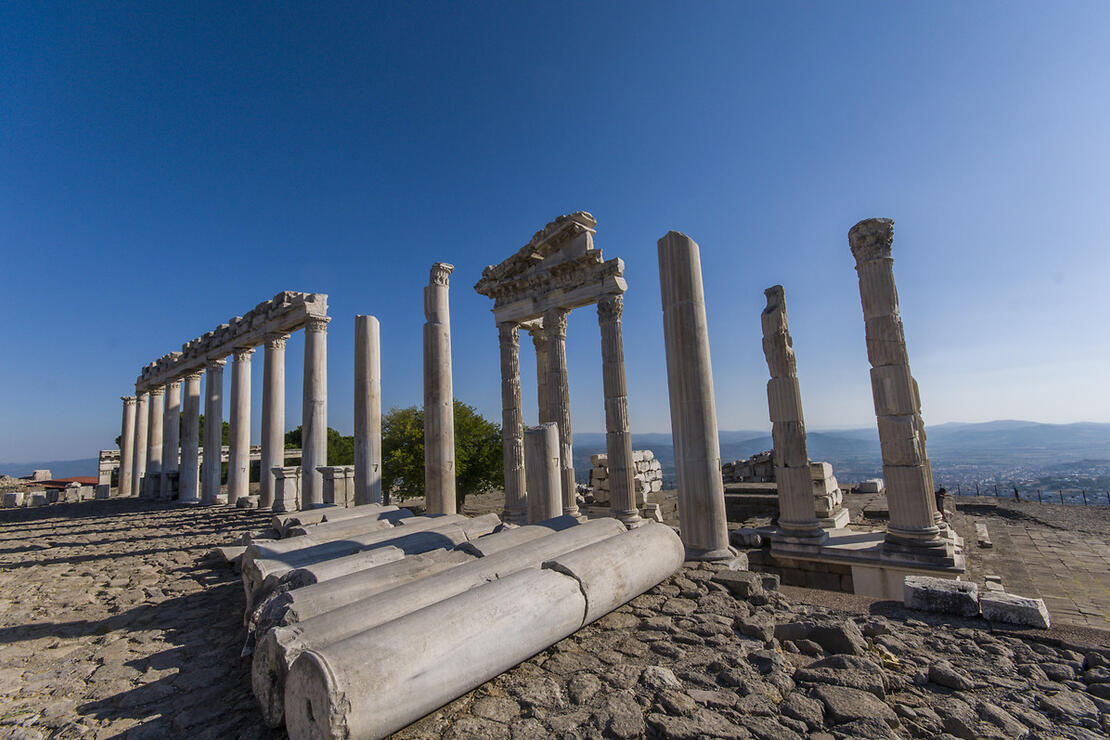 UNESCO Dünya Mirası Listesi’nde yer alan Bergama’da yeni buluntular ortaya çıktı.