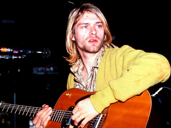 Kurt Cobain’in ‘unplugged’ gitarı rekor fiyata satıldı