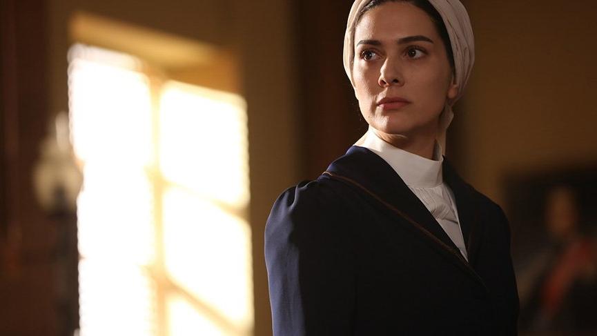 Bergüzar Korel hediye gönderip reklam isteyen markalara tepki gösterdi