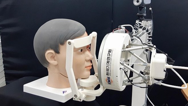 Güney Kore koronavirüs testi için robot üretti