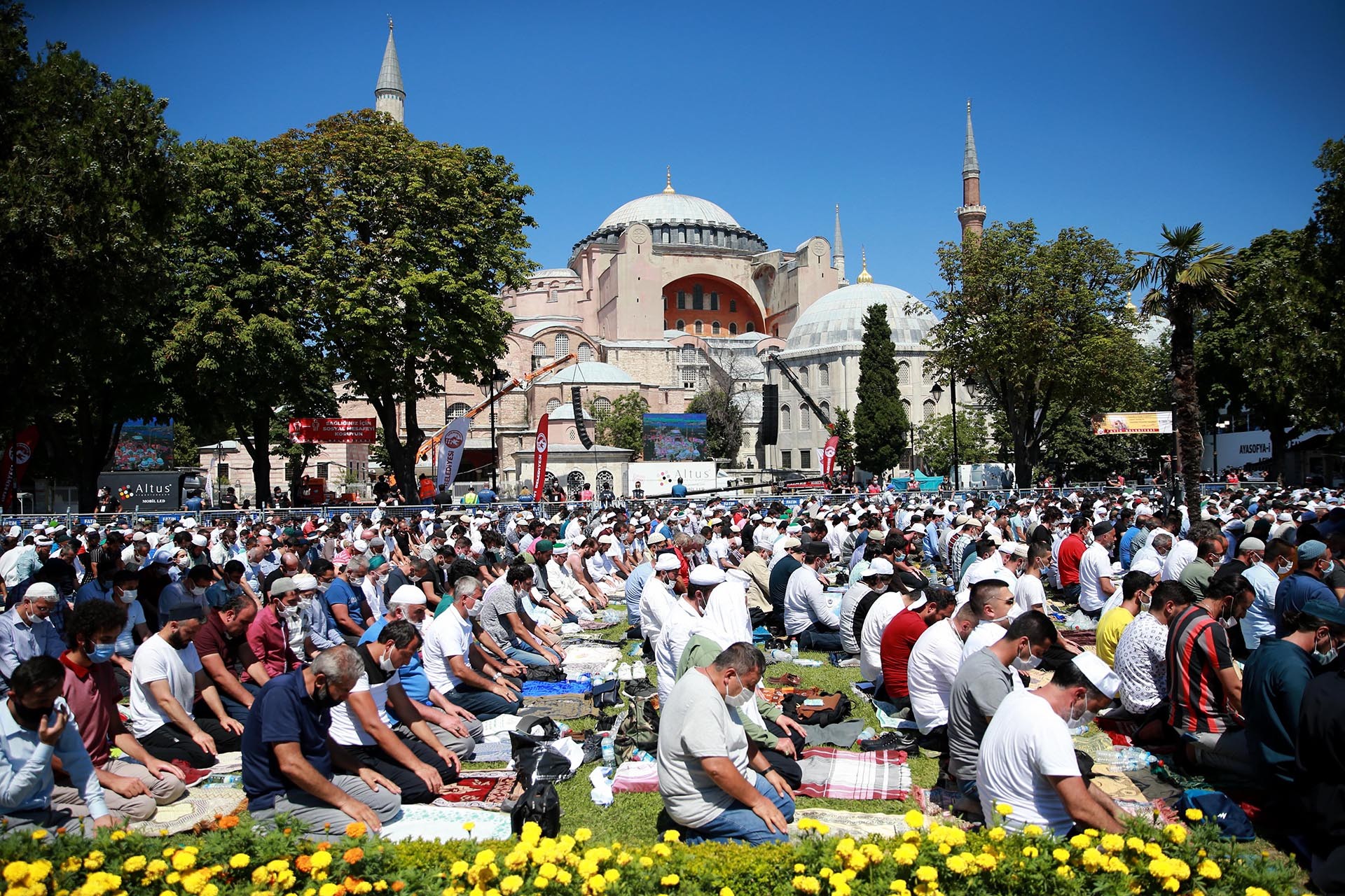 İstanbul Valisi Cumhurbaşkanı’nın talimatıyla açıkladı: Ayasofya 7/24 açık!
