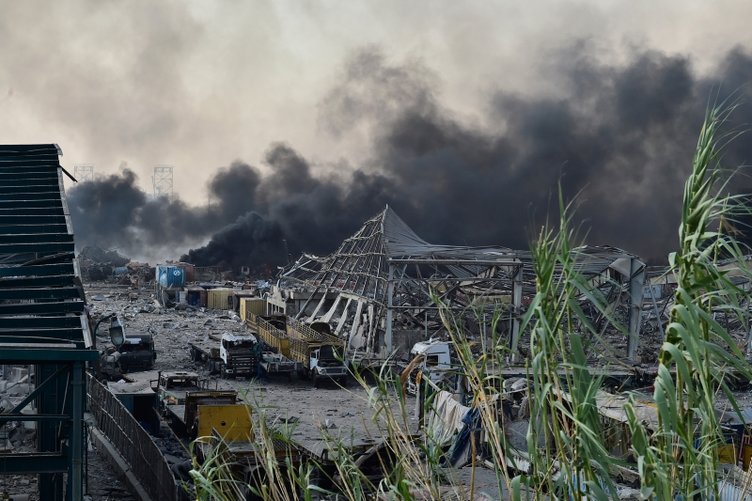 Lübnan’da atom bombasına benzetilen patlama oldu Çok sayıda can kaybı ve yaralı var