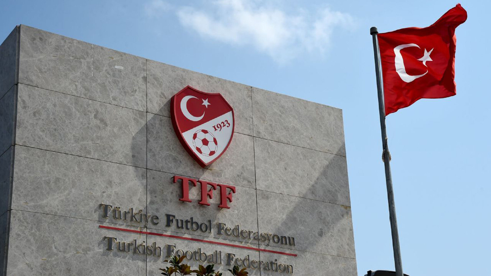 Yeni sezonda maçlar yüzde 30 seyircili oynanacak