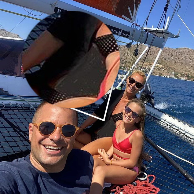 Fotoşopun ilerisi boyacılık artık! Pınar Altuğ’un karnı boyanıp mayo görünümü verilen bikinili pozu olay oldu