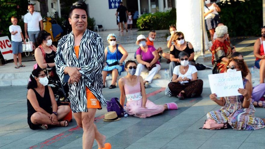 Sosyal medya fenomeni Murat Övüç oturma eyleminden kovuldu