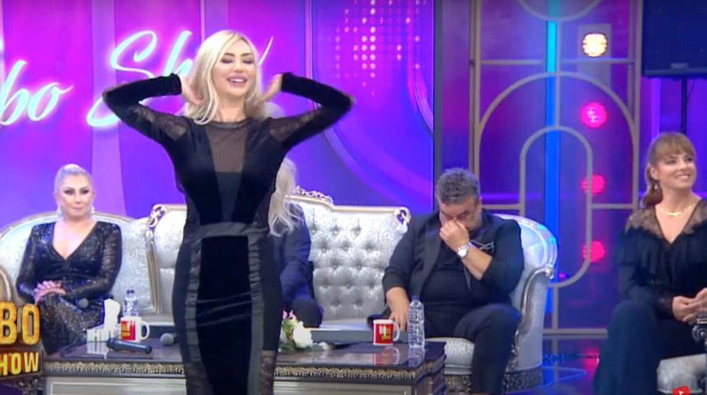 Dansöz izlememe polemiği meğer eski mevzuymuş!