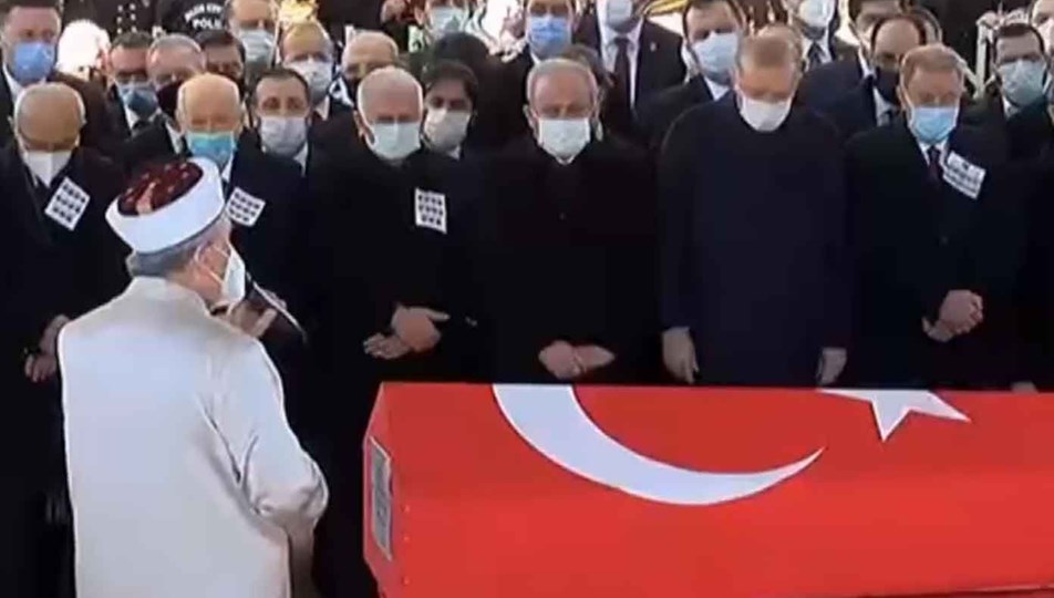 Şehitlerimiz toprağa veriliyor!