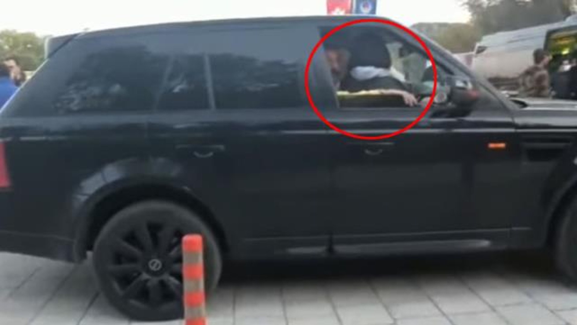 Silahlı kavgaya karışan Üstündağ’ın ön koltukta kucağında oturan kim?