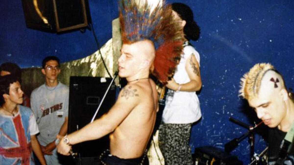 Atina Gökhan’dan salyalı paylaşım!